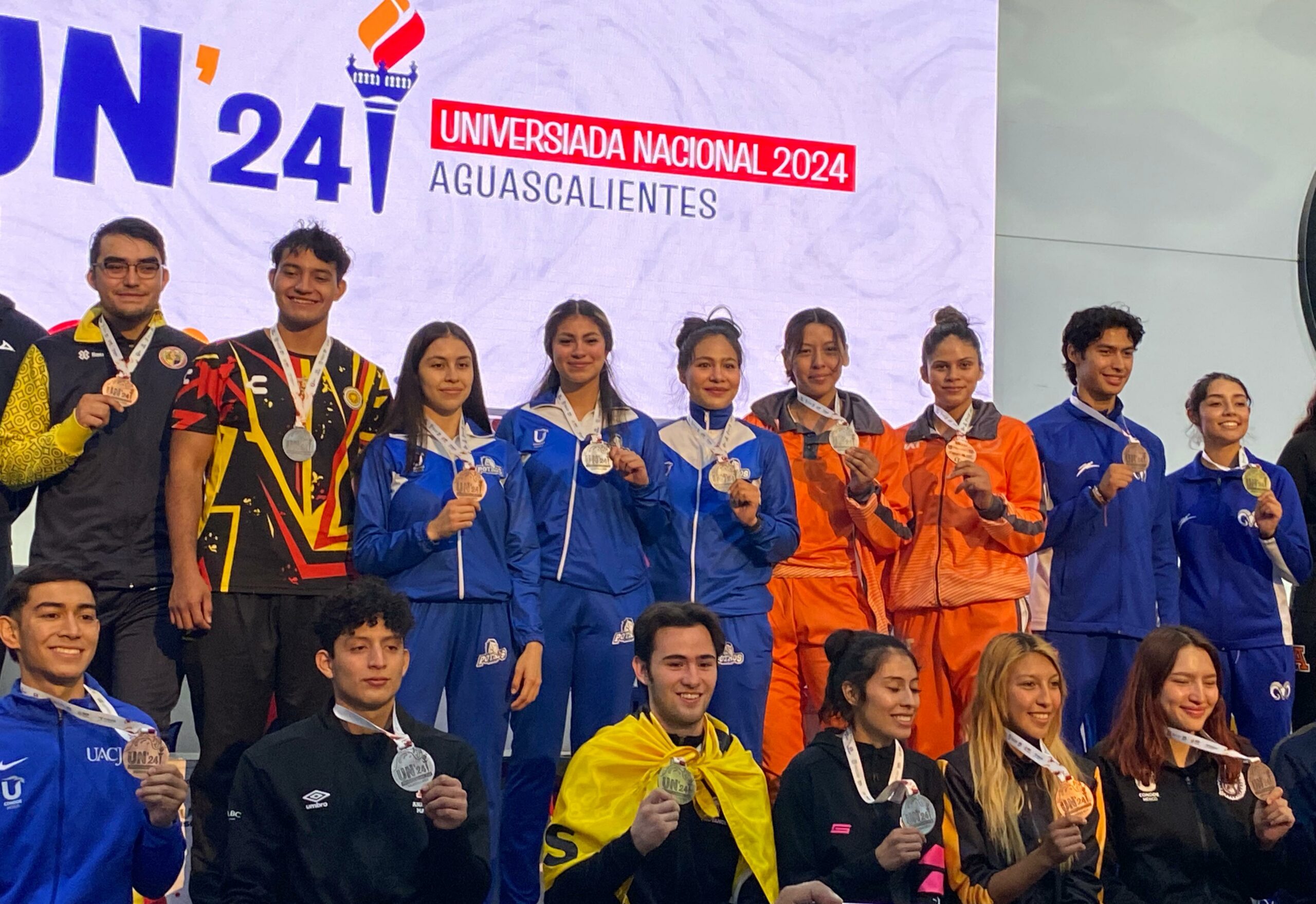 Con plata y bronce cierra Taekwondo de la UAT en Universiada Nacional