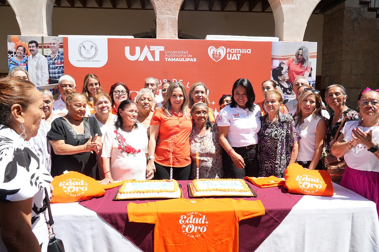 Festeja UAT al club universitario Edad de Oro en el Día de los Abuelitos