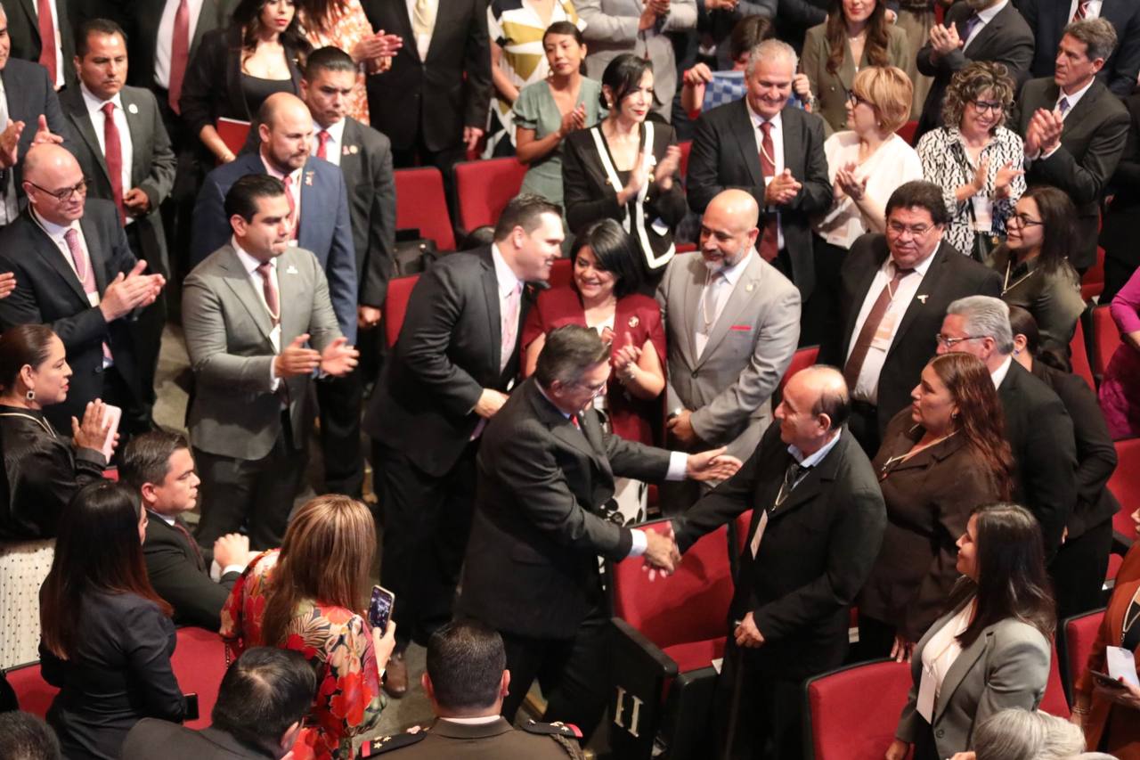 Felicita Gobernador a Diputados y los invita a seguir removiendo obstáculos