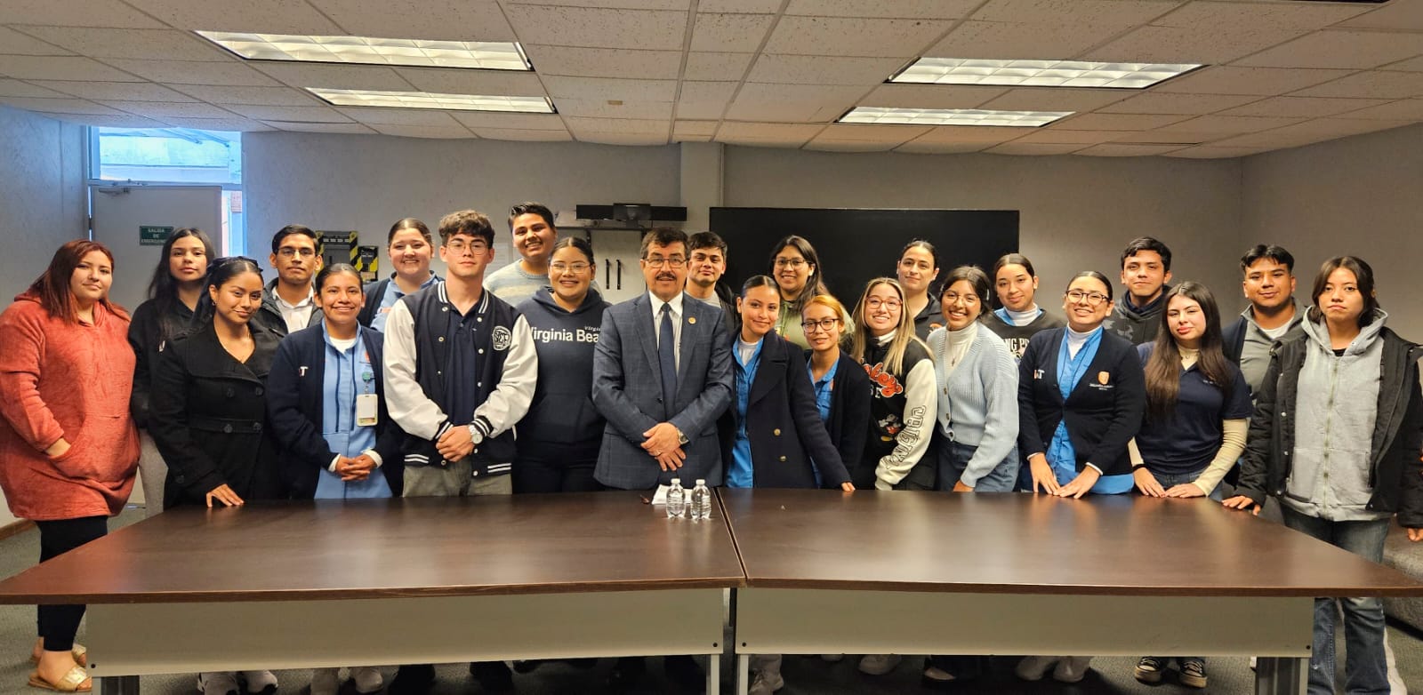 Rector de la UAT sostiene encuentro con estudiantes de la UAM Matamoros